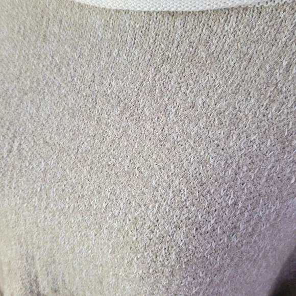 🤍 POL Sweater - Picture 3 of 4